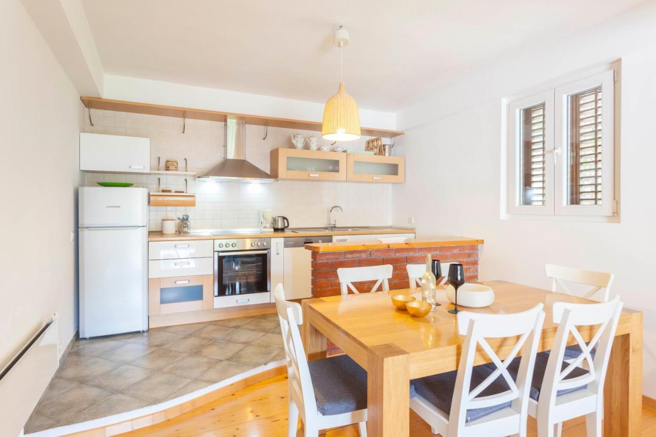 Apartment Mikula Makarska Bagian luar foto