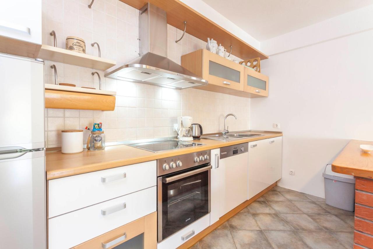 Apartment Mikula Makarska Bagian luar foto